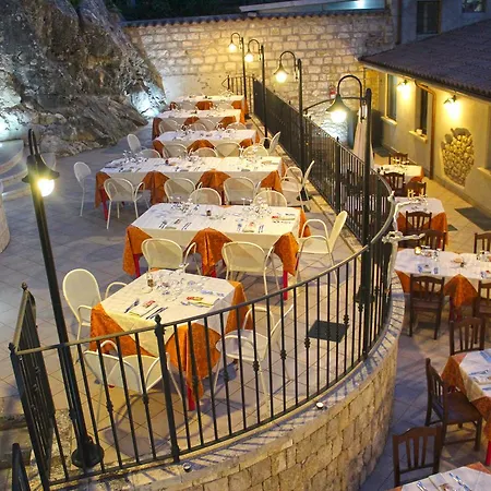 Ekonomihotell Il Convento Cusano Mutri